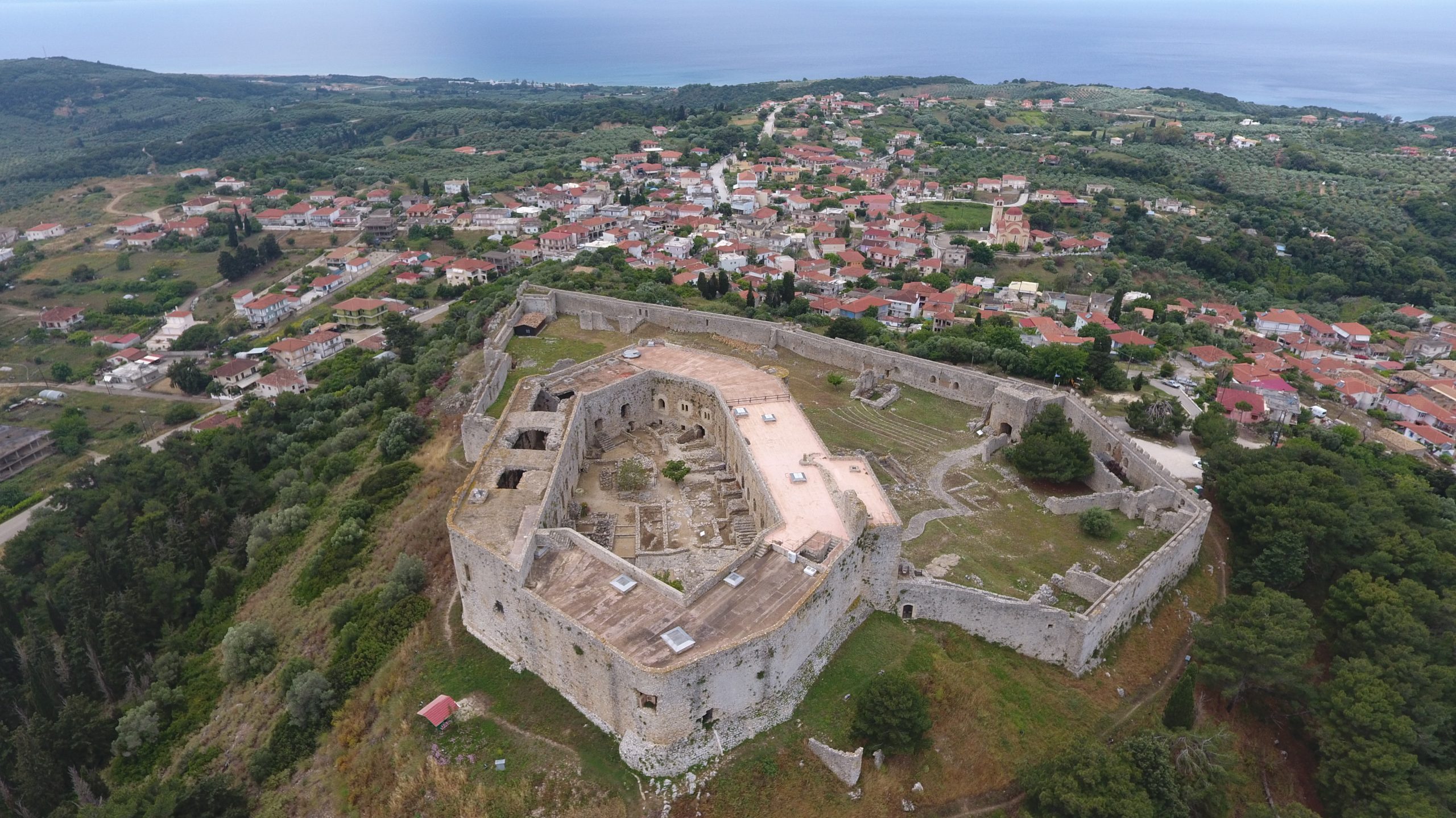Chlemoutsi Castle